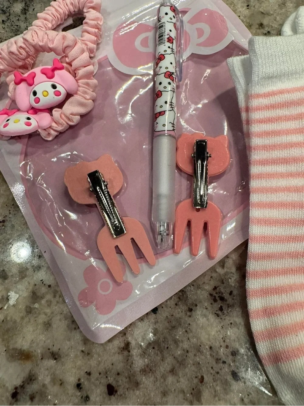 5pc set Hello Kitty Pink Hair Accessories Bundle - Scrunchies Clips Pen Socks
